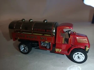MATCHBOX COLLECTIBLES FIRE ENGINE SERIES YFE11 1923 MACK AC WATER TANKER - Picture 1 of 9