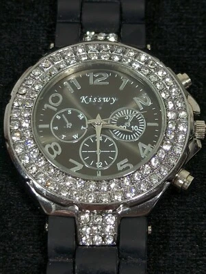 Reloj Kisswy Mujer Esfera Negra Acento Cristal Estuche Tono Plateado Banda Negra 8 Pulgadas Foto 1 de 4
