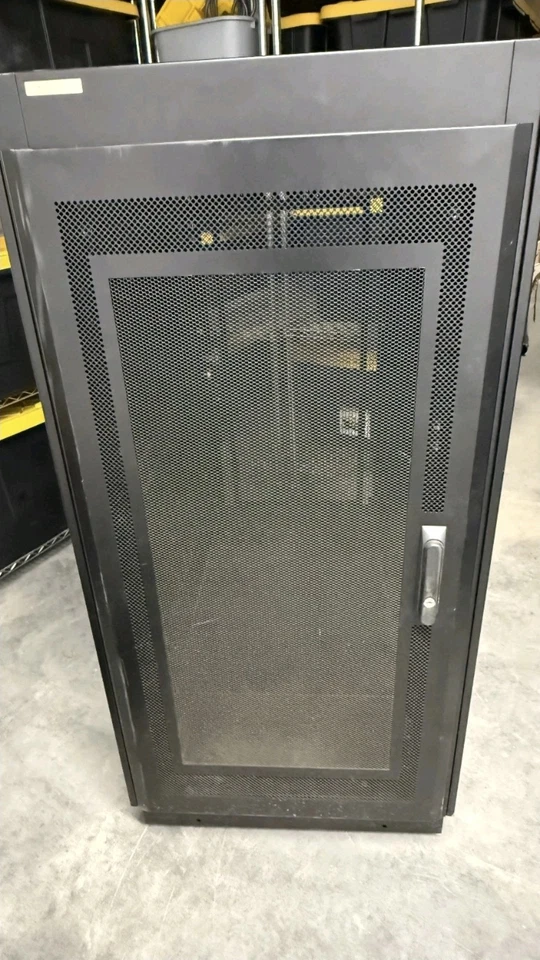 Gabinete de gabinete para rack de servidores Wright Line 25U con ruedas y bandeja - solo recogida Foto 1 de 3