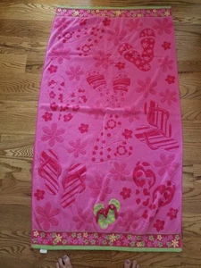 100% Soft Cotton Plush Beach Towel 30" x 58" 3D Flip Flops Hot Pink Target EUC - Picture 1 of 10