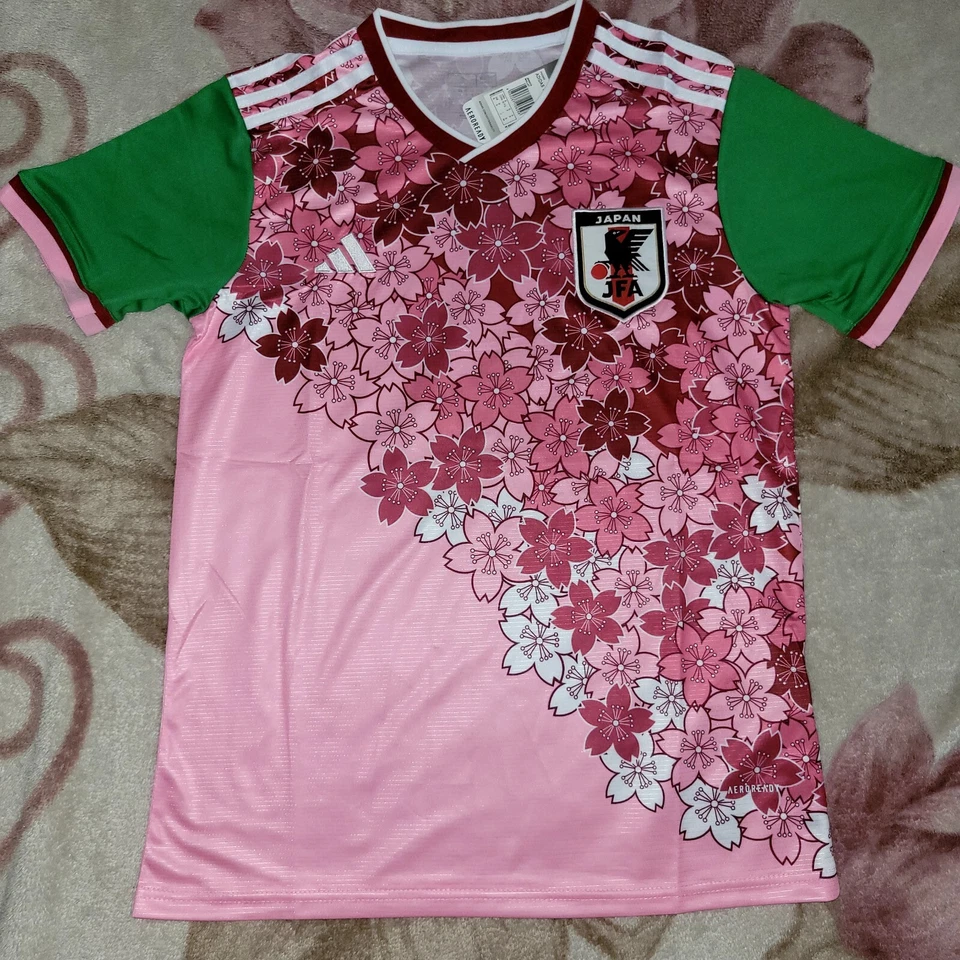 Camiseta de fútbol RARA Japón especial rosa flores concepto edición S,M,XXL Foto 1 de 4