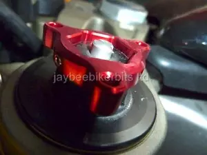 Regolatori Pre-carico Della Forcella 17MM Rosso Yamaha FZS600 Fazer MT01 TDM850 - Picture 1 of 1
