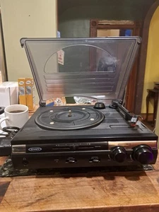 Jensen JTA-230 Turntable with Built-In Stereo Speakers | 3-Speed | AUX & USB Out - Picture 1 of 12
