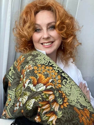 复古 Pavlovo-Posad 羊毛披肩 146 厘米 x 146 厘米 (57 1/2' x 57 1/2') 天鹅绒之夜 — 第 1/4 张图片