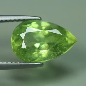 4.12 Cts " 100 % Natural Unheated MANCHURIAN Rutile Green Peridot_Pakistan " - Picture 1 of 3