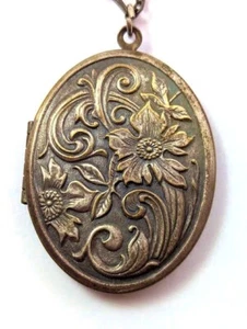 Vintage Art Nouveau Locket Necklace, 1960's, Vintage Jewelry - Picture 1 of 6