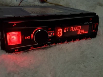 Alpine CDE-164BT Single Din Car Stereo Bluetooth CD Player USB AUX ***RARE*** - Image 1 of 4