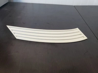 Audi 5000 100 200 C3 quarto traseiro D acabamento de moldura de pilar lado do motorista LH fabricante de equipamento original  - Imagem 1 de 2