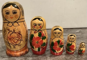 Vintage russische handbemalte Matroschka verschachtelte Puppen 🪆 5er Set signiert 4 Zoll x 2,5 - Bild 1 von 13