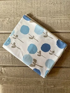 Funda de almohada The Company Store flores modernas - Imagen 1 de 5