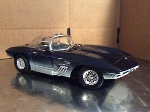 CORVETTE MAKO SHARK BY MOTORMAX  1/18 Chevy dark blue loose display piece  - Picture 1 of 6
