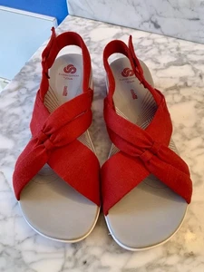 Clarks sandalo donna Cloud Steppers Arla Gracie romantico lilla fiocco taglia 11W rosso - Foto 1 di 10