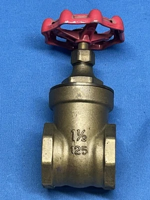 1 1/4” NPT Brass Gate Valve - Image 1 of 4