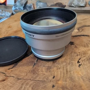 Sony Teleobiettivo di conversione ~ VCL-HGD1758 ~ X1.7 ~ (p) con cover - Foto 1 di 6