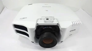 Epson Pro G7400U 4K Large Vune Projektor - kostenloser Versand - Bild 1 von 12