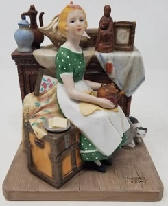 NORMAN ROCKWELL MUSEUM VINTAGE 1982 FIGURINE DREAMS IN THE ANTIQUE SHOP - Picture 1 of 6