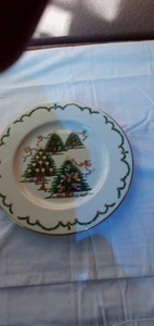 Lenox "The Joy of Christmas" 8 1/4" Fine Ivory Porzellan Teller - Bild 1 von 2