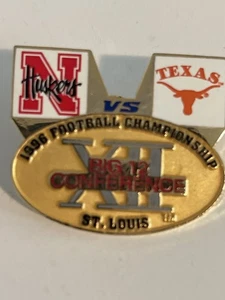 New 1996 Nebraska Cornhuskers Texas Longhorns Big 12 XII 1996 Football Game Pin - Picture 1 of 3