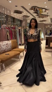 DISEÑADOR LEHENGA CHOLI ENCOGERSE DE HOMBROS KOTI INDO FIESTA ÉTNICA OCCIDENTAL ROPA TRADICIONAL - Imagen 1 de 11