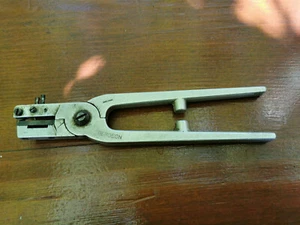 vintage swiss watchmakers tools - old brand BERGEON - Picture 1 of 6