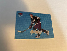 2006-07 ULTRA RYAN GETZLAF BLUE ICE MEDALLION PLATINUM PARALLEL 034/100 DUCKS