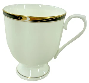 Due (2) tazzine da caffè con piedini Mikasa Academy più disponibili - Foto 1 di 8