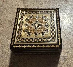 Vintage Russian Marquetry Wooden Trinket Box Geometric Inlay Straw Applique - Picture 1 of 4