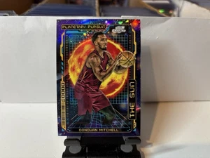 2023-24 Topps Cosmic Chrome Planetary Pursuit #PPS4 Donovan Mitchell. Cavaliers - Bild 1 von 2