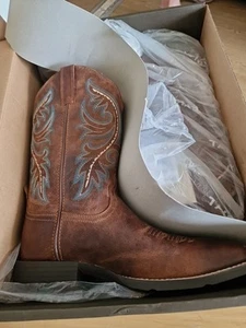 Ariat Riding Boots Round Up Back Zip WESTERN BOOTS Size 7'5 New Boxed. - Picture 1 of 9