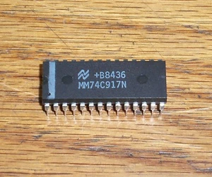 **ONE** NSC MM74C917N Circuito Integrato LED DISPLAY DRIVER - Foto 1 di 1