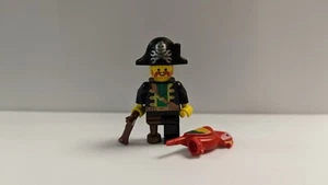 (Pa2) Lego Pirate Captain Red Beard Minifgure With Parrot - Picture 1 of 6
