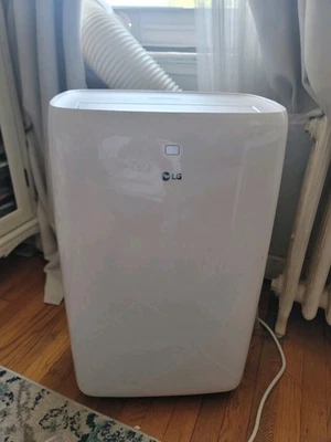 Unidad portátil LG Duct AC 250 pies cuadrados con conducto Foto 1 de 4