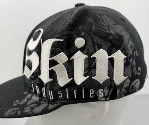 Sombrero bordado vintage Y2K Skin Industries logotipo negro adulto talla 7 1/4 - 7 5/8 - Imagen 1 de 7