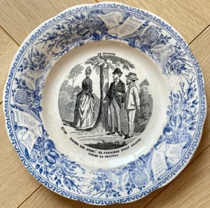 Assiette parlante en faïence fine Creil Montereau Le Divorce 10 Toutes les joies - Picture 1 of 3