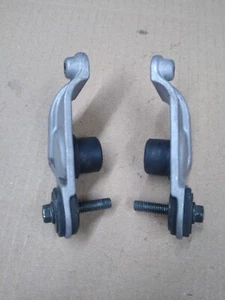 Soportes de montaje para depósito delantero Yamaha YZF-R1 5VY R1 - 2004 - 2006 - Par - Imagen 1 de 2