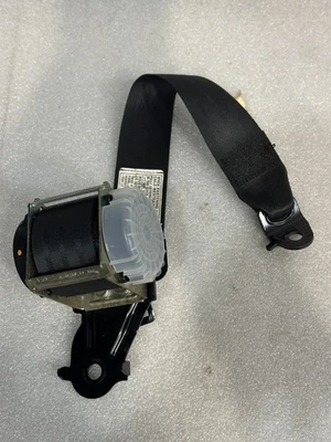 Conjunto de cinturón de seguridad trasero izquierdo Hyundai Genesis Coupé 2.0T 2009-2012 09-12 Foto 1 de 2