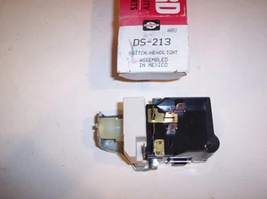 Standard DS-213 Headlight Switch - Picture 1 of 4