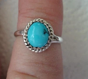 Anillo Navajo hecho a mano con cuerda de piedra turquesa talla 7 plata esterlina 9x7 mm - Imagen 1 de 6