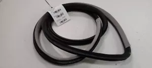 Volkswagen Jetta On Body Door Jamb Seal Front Right Passenger 2003 2002 2001 00 - Picture 1 of 10