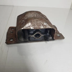 NOS Carquest Motor Mount For GM Fits: 87-88 Chevrolet R10 & R20 Suburban 31-3566 - Picture 1 of 4