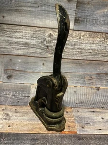Antigua prensa de sellos de hierro fundido sello estampado leñadores círculo floreciente Grove TX - Imagen 1 de 7