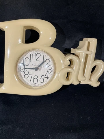 Vintage New Haven Quartz Bath Wall Clock by Burwood Tested It Works Beige/Cream Cover