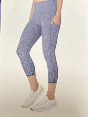 Legging capri cepillado con bolsillos Kirkland Signature para dama Foto 1 de 4