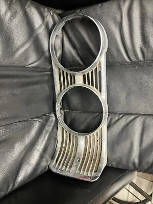 Ford Galaxie Custom 500 1969 faro bisel de puerta - izquierda Foto 1 de 4