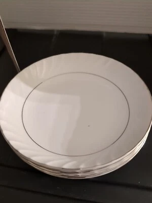 Grace Fine China Set of 4 Soup/Salad Bowls 7 1/2" - Image 1 of 4