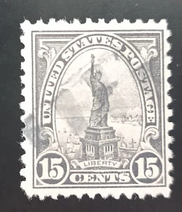 US 1922 Stamp Scott # 566 - 15¢ STATUE OF LIBERTY - gray Perf. 11 Lot 103 - Picture 1 of 2