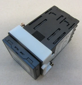 Controlador de temperatura Omron, 120-240 VCA, E5CN-RMTC-500 - Imagen 1 de 7