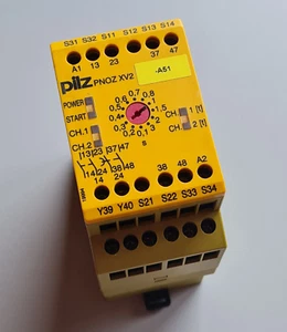 Pilz Sicherheitsrelais Not-Aus-Schaltgerät PNOZ XV2 3/24VDC 2n/o 2n/o t 774502 - Bild 1 von 2