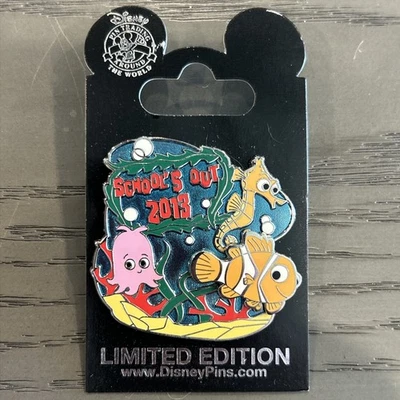 Prendedor Disney - School’s Out 2013 - Buscando a Nemo Friends Dory - Sorpresa - LE 1000 Foto 1 de 2