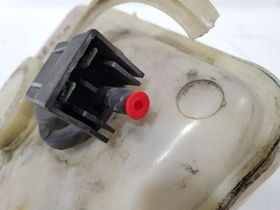 Depósito de líquido de lavadora usado se adapta a: Cadillac Fleetwood 1986 grado C Foto 1 de 4